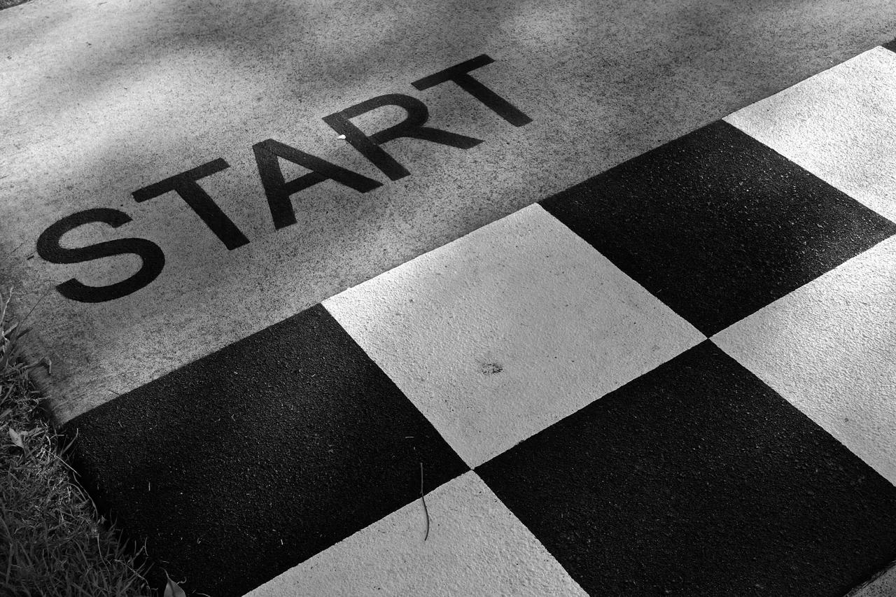 A képen start felirat olvasható